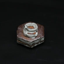 画像をギャラリービューアに読み込む, 萩巳香合 2 <波多野英生> hagi mi-kougou2 <Hideo Hadano>