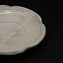 画像をギャラリービューアに読み込む, 萩輪花皿 <窯職人> hagi-rinkazara <syokunin>