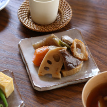 Cargar imagen en el visor de la galería, Hagi Square Plate / Loquat (6 pieces) <Kiln Craftsman><br> hagi yohou-zara biwa<syokunin>