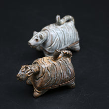 画像をギャラリービューアに読み込む, 萩寅香合(枇杷)<波多野英生><BR>hagi torakougou-biwa <Hideo Hadano>