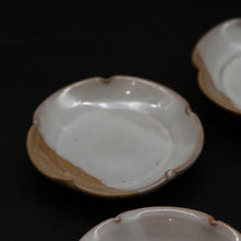 画像をギャラリービューアに読み込む, 萩輪花皿(小)・掛分5枚組<窯職人> hagi-rinkazarasyou-kakewake-5 <syokunin>