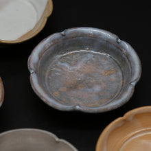 画像をギャラリービューアに読み込む, 萩輪花皿(大)・彩5枚組 2<窯職人> hagi-rinkazaradai-irodori-5-2 <syokunin>