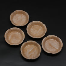 画像をギャラリービューアに読み込む, 萩輪花皿(大)・枇杷5枚組<窯職人> hagi-rinkazaradai-biwa-5 <syokunin>