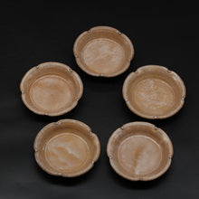 画像をギャラリービューアに読み込む, 萩輪花皿(大)・枇杷5枚組<窯職人> hagi-rinkazaradai-biwa-5 <syokunin>