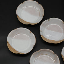 画像をギャラリービューアに読み込む, 萩輪花皿(大)・掛分5枚組<窯職人> hagi-rinkazaradai-kakewake-5 <syokunin>