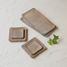 Cargar imagen en el visor de la galería, Hagi Square Plate / Loquat (6 pieces) <Kiln Craftsman><br> hagi yohou-zara biwa<syokunin>