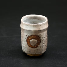 Load image into Gallery viewer, Hagi Waxed Tea Cup &lt;Zenzo Hatano&gt;&lt;br&gt; hagi rounuki-yunomi&lt;br&gt; ＜Zenzou Hadano＞
