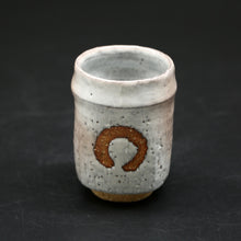 Load image into Gallery viewer, Hagi Waxed Tea Cup &lt;Zenzo Hatano&gt;&lt;br&gt; hagi rounuki-yunomi&lt;br&gt; ＜Zenzou Hadano＞
