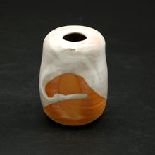 Load image into Gallery viewer, Hagi Horn Vase / Gray &lt;Hideo Hatano&gt;&lt;br&gt; hagi-kakuhanaire gray＜Hideo Hadano＞
