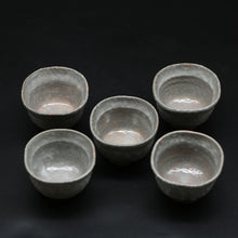 Load image into Gallery viewer, Hagi Small Bowl 1 &lt;Kiln Craftsman&gt;&lt;br&gt; hagi-kobachi 1 &lt;syokunin&gt;
