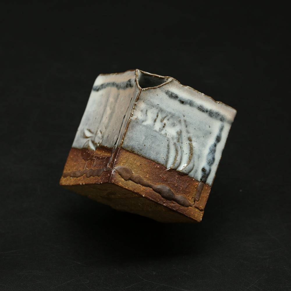 萩角花入・窯変＜波多野英生＞ hagi-kakuhanaire youhen ＜Hideo Hadano＞