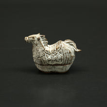 Load image into Gallery viewer, 萩午香合（白萩）＜波多野英生＞ hagi uma-kougou shirahagi ＜Hideo Hadano＞
