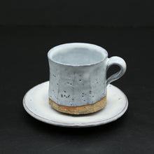 Cargar imagen en el visor de la galería, Hagi beveled coffee bowl (with plate)&lt;br&gt; &lt;Hideo Hatano&gt;&lt;br&gt; hagi mentori-kohiwan&lt;br&gt; ＜Hideo Hadano＞
