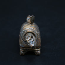 Load image into Gallery viewer, Hagi tora incense (loquat color) &lt;Hideo Hatano&gt;&lt;br&gt; hagi torakougou-biwairo &lt;Hideo Hadano&gt;
