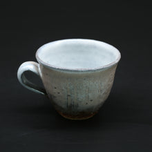 Load image into Gallery viewer, Hagi Coffee Bowl 3 &lt;Hideo Hatano&gt;&lt;br&gt; hagi-kohiwan3&lt;br&gt; ＜Hideo Hadano＞
