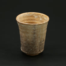 Carica l&#39;immagine nel visualizzatore di Gallery, Hagi beer sake cup 2 &lt;Zenzo Hatano&gt;&lt;br&gt; hagi-mugisyunomi2&lt;br&gt; ＜Zenzou Hadano＞
