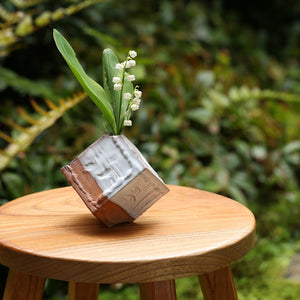 Hagi horn flower vase, white clover &lt;Hideo Hatano&gt;<br> hagi-kakuhanaire shirahagi＜Hideo Hadano＞