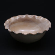 Afbeelding in Gallery-weergave laden, Hagi wave bowl &lt;Hideo Hatano&gt;&lt;br&gt; hagi-namibachi&lt;br&gt; ＜Hideo Hadano＞
