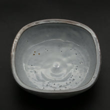 Carica l&#39;immagine nel visualizzatore di Gallery, Shirahagi kiln strange square bowl &lt;Hideo Hatano&gt;&lt;br&gt; shirahagi youhen-yohoubachi&lt;br&gt; ＜Hideo Hadano＞
