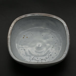 Shirahagi kiln strange square bowl &lt;Hideo Hatano&gt;<br> shirahagi youhen-yohoubachi<br> ＜Hideo Hadano＞
