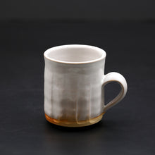 Load image into Gallery viewer, Hagi Coffee Bowl 11 &lt;Hideo Hatano&gt;&lt;br&gt; hagi-kohiwan11&lt;br&gt; ＜Hideo Hadano＞

