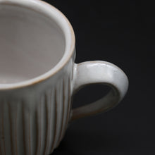 Load image into Gallery viewer, Hagi Coffee Bowl 13 &lt;Hideo Hatano&gt;&lt;br&gt; hagi-kohiwan13&lt;br&gt; ＜Hideo Hadano＞
