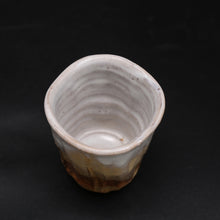 Afbeelding in Gallery-weergave laden, Hagi tea cup 1 &lt;Zenzo Hatano&gt;&lt;br&gt; hagi-yunomi&lt;br&gt; ＜Zenzou Hadano＞
