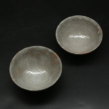 Load image into Gallery viewer, Hagi Couple Rice Bowl, Gray (2 guests) &lt;Kiln Craftsman&gt;&lt;br&gt; hagi meoto-meshiwan gure-＜syokunin＞
