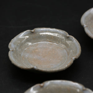 Hagiwa Flower Plate (Small) / Gray 5-Piece Set &lt;Kiln Craftsman&gt;<br> hagi-rinkazarasyou-gure-5maigumi＜syokunin＞