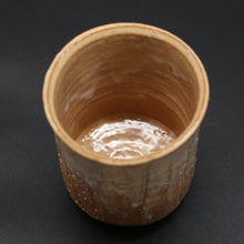 Load image into Gallery viewer, Hagi tea cup 2 &lt;Zenzo Hatano&gt;&lt;br&gt; hagi-yunomi2&lt;br&gt; ＜Zenzou Hadano＞

