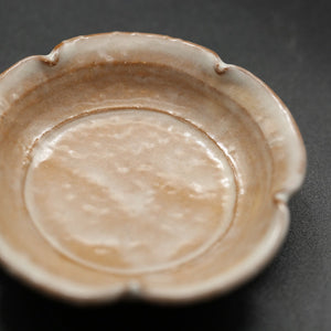 Hagiwa Flower Plate (Small) / Loquat 5-Piece Set &lt;Kiln Craftsman&gt;<br> hagi-rinkazarasyou-biwa-5maigumi＜syokunin＞