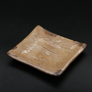 Hagi special plate, loquat (5 pieces) &lt;Hideo Hatano&gt;<br> hagi meimei zara biwa &lt;Hideo Hadano&gt;