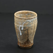 Load image into Gallery viewer, Hagi beer sake cup, gray &lt;Hideo Hatano&gt;&lt;br&gt; hagi-mugisyunomi gray&lt;br&gt; ＜Hideo Hadano＞
