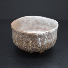 Load image into Gallery viewer, Hagi Tea Bowl 2 &lt;Zenzo Hatano&gt;&lt;br&gt; hagi-chawan2&lt;br&gt; ＜Zenzou Hadano＞
